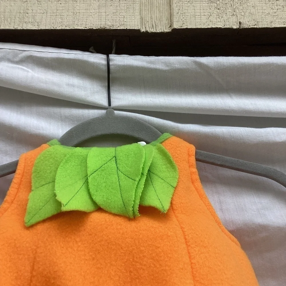 Dress Up America jack-o-lantern costume, size 6-12 months